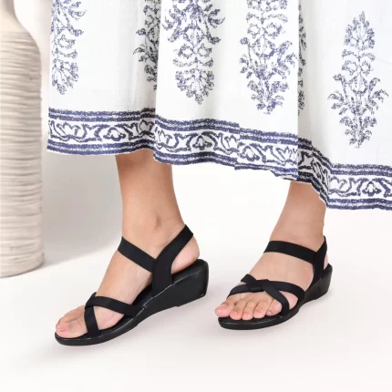 Elite Women's Black Sandal L180136E